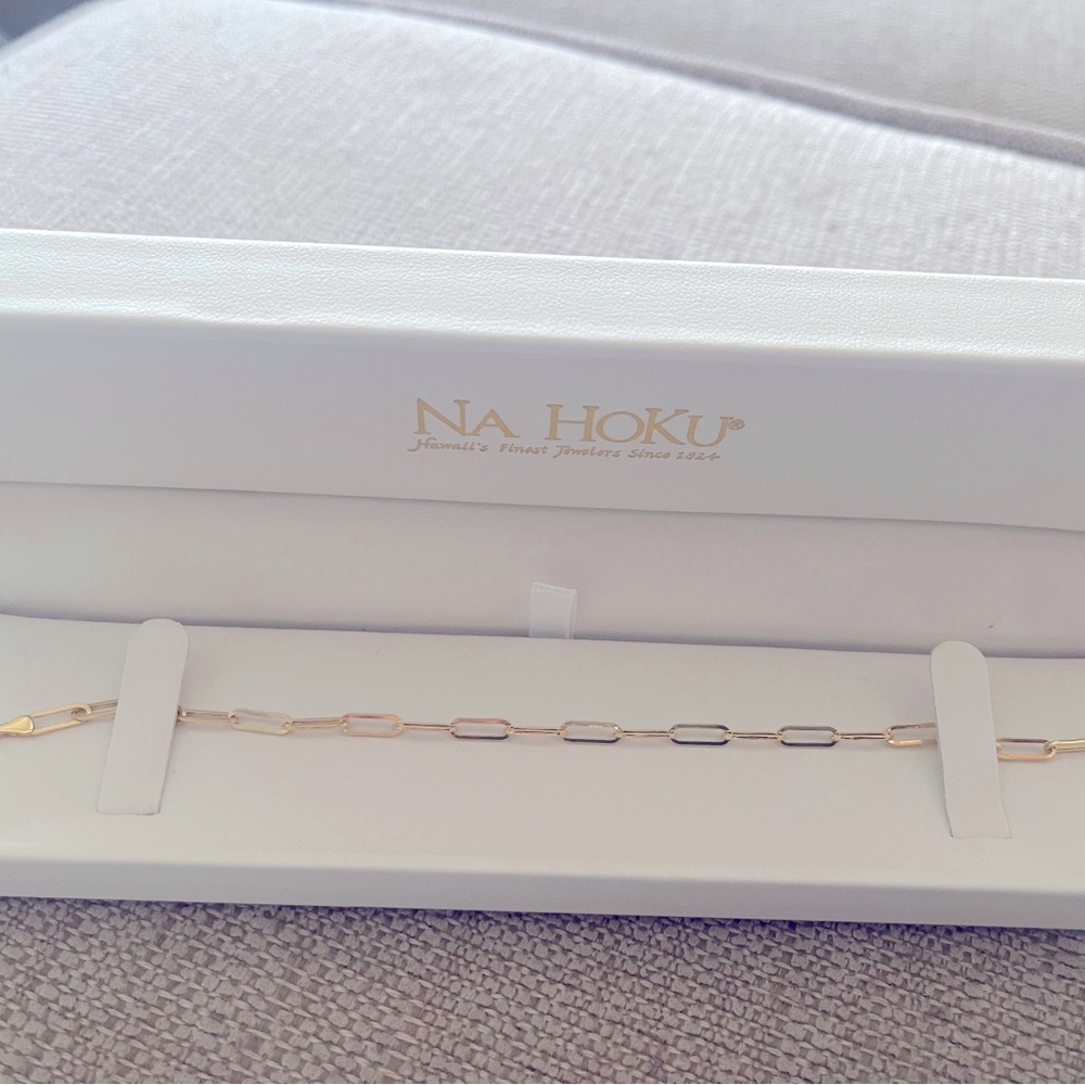 14KY Gold Paperclip Bracelet “Brand New” never worn